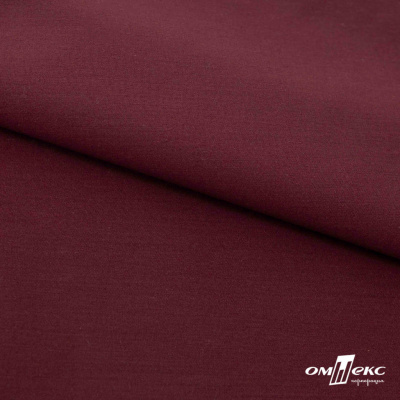 Ткань сорочечная стрейч 19-1528, 115 гр/м2, шир.150см, цвет бордо - купить в Ангарске. Цена 307.75 руб.